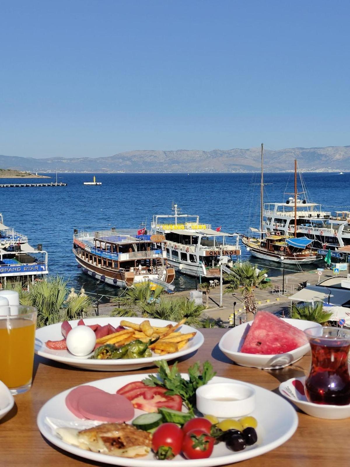 Grand Faik Hotel Çeşme Exterior foto