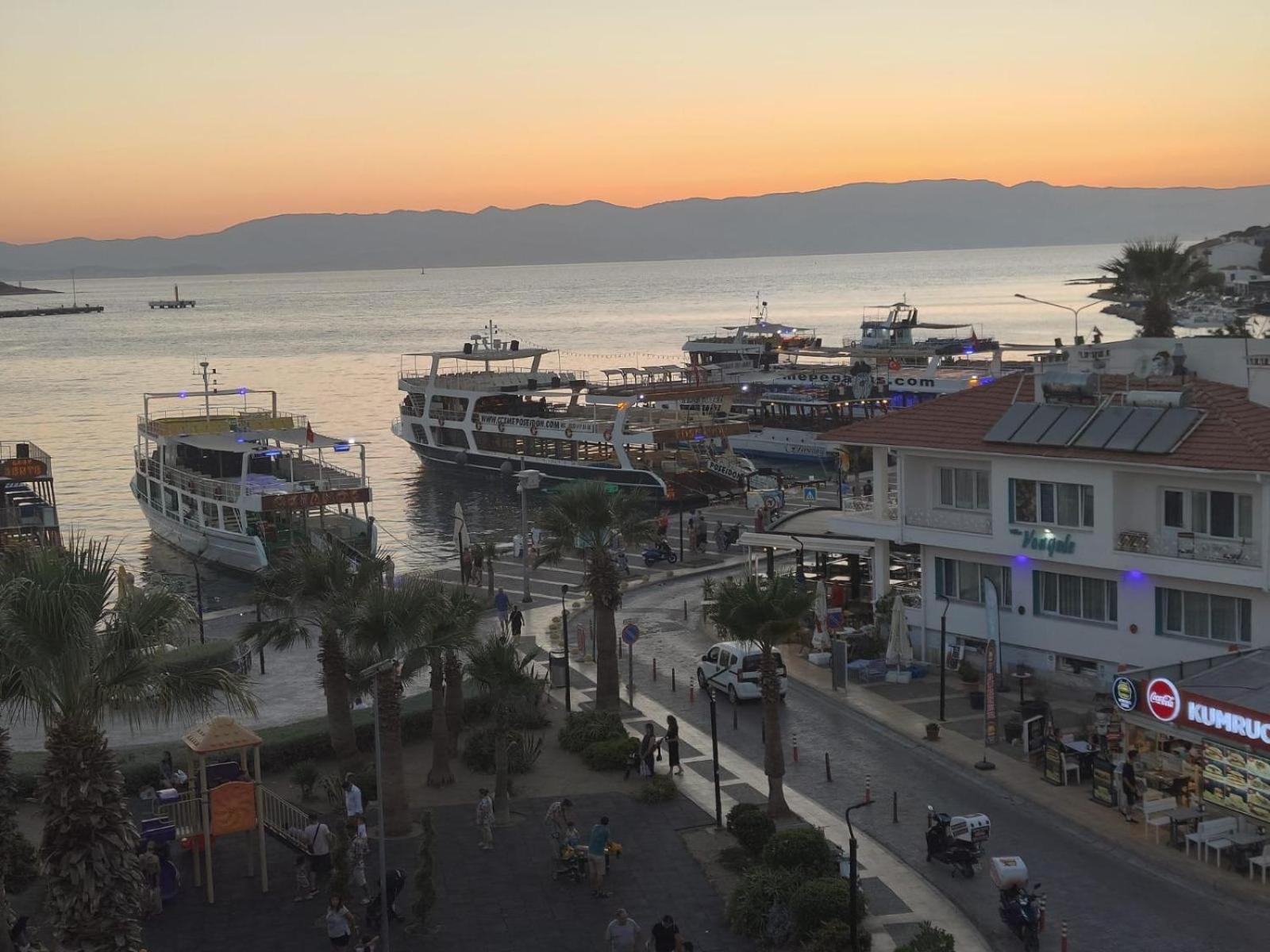 Grand Faik Hotel Çeşme Exterior foto